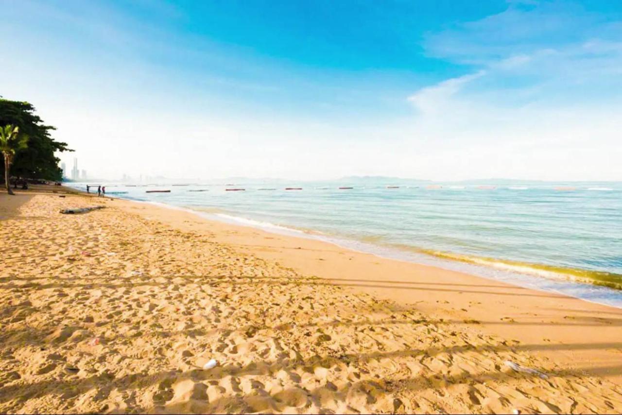Dusit Grand Condo View Jomtien Beach Exterior photo