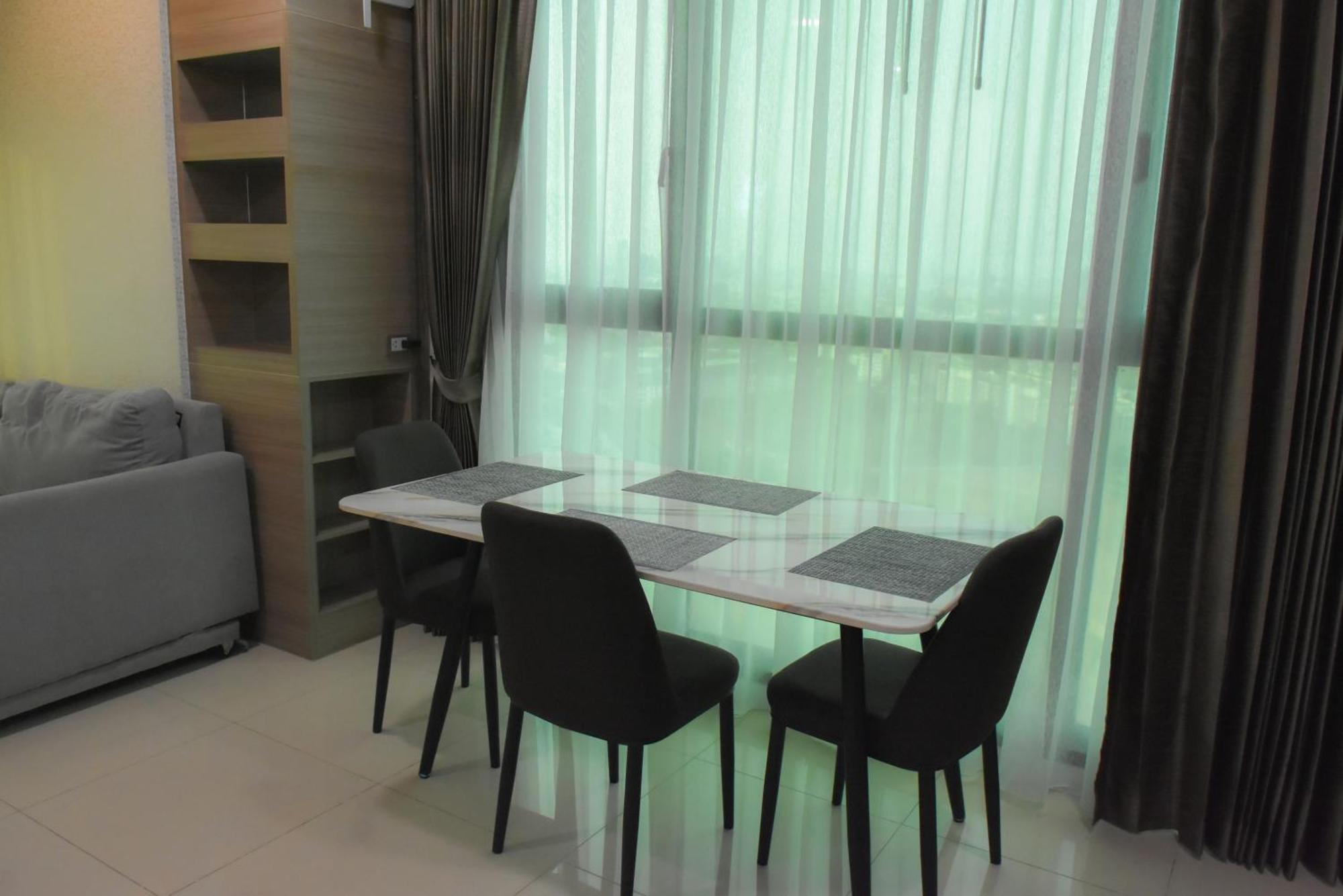 Dusit Grand Condo View Jomtien Beach Room photo